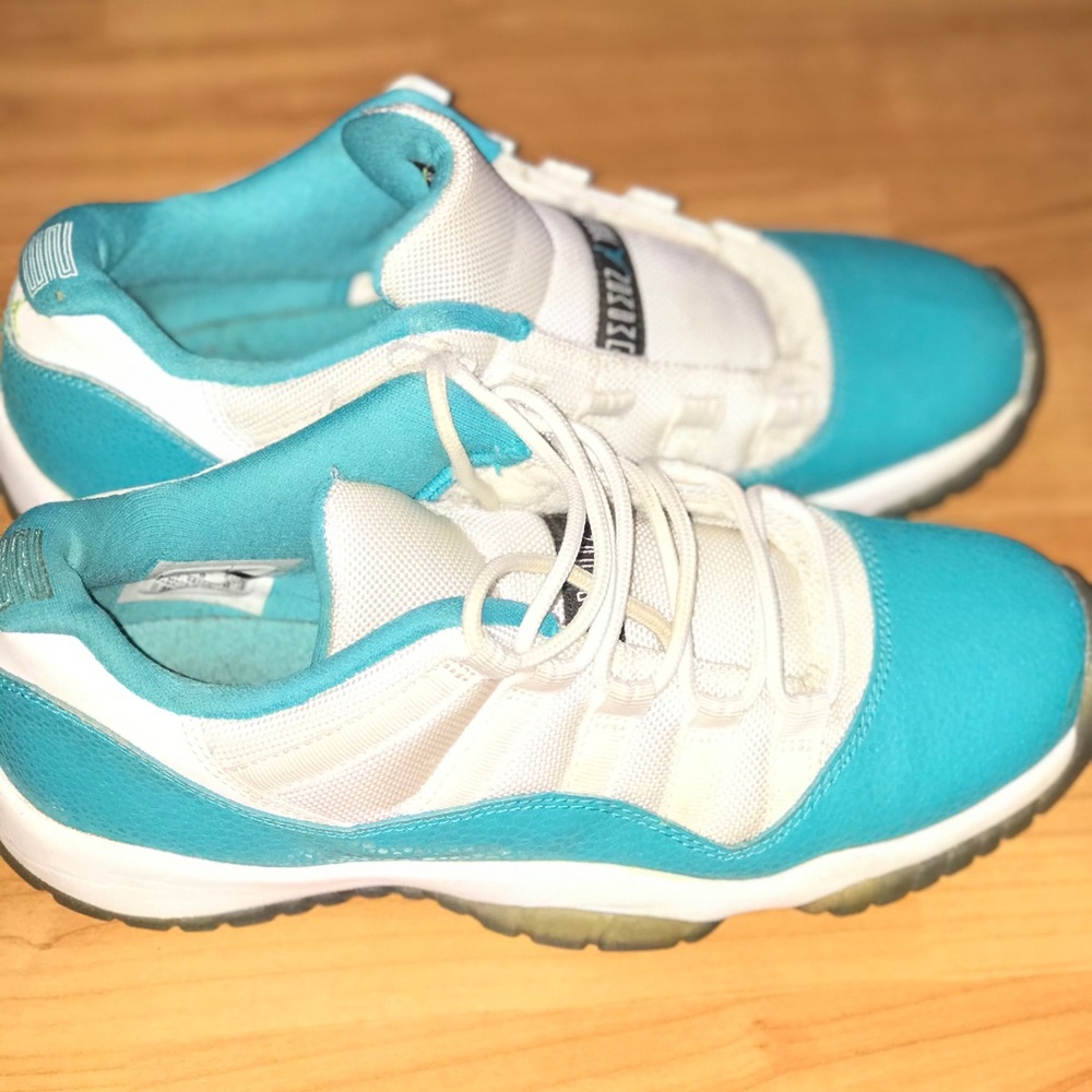 Jordan 11 aqua blues